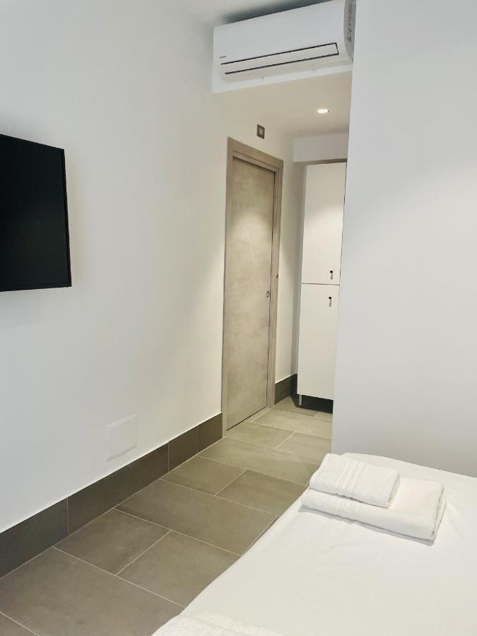 Smart Rooms Неаполь Экстерьер фото