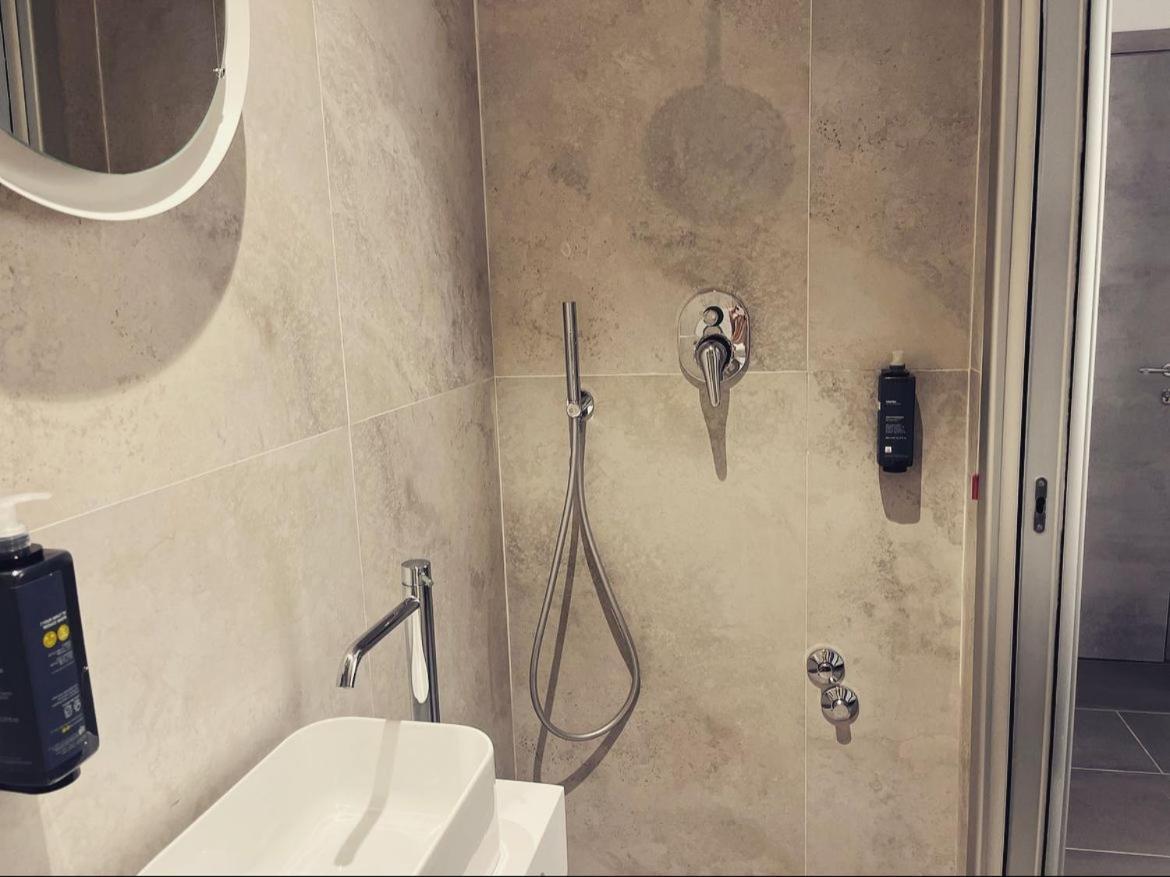Smart Rooms Неаполь Экстерьер фото